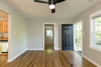 4 Rosemary Rd in Asheville, NC - Building Photo - Building Photo