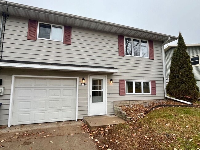 property at 1724-1726 Lenard St