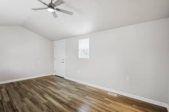 22600 Middlebelt Rd in Farmington Hills, MI - Building Photo - Building Photo