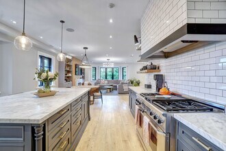 461 Oriole Pkwy in Toronto, ON - Building Photo - Building Photo