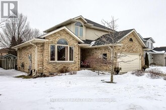132 John Davies Dr in Woodstock, ON - Building Photo - Building Photo