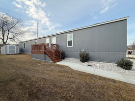 15927 S Flores Rd in San Antonio, TX - Building Photo