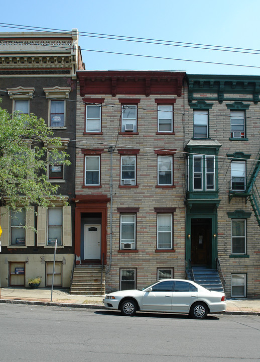 23 Ten Broeck St in Albany, NY - Building Photo