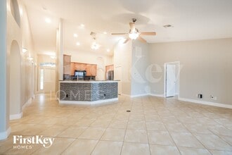 346 NE 23rd St in Cape Coral, FL - Foto de edificio - Building Photo