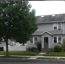 102 E Grant Ave, Unit #2 in Roselle Park, NJ - Building Photo - Building Photo