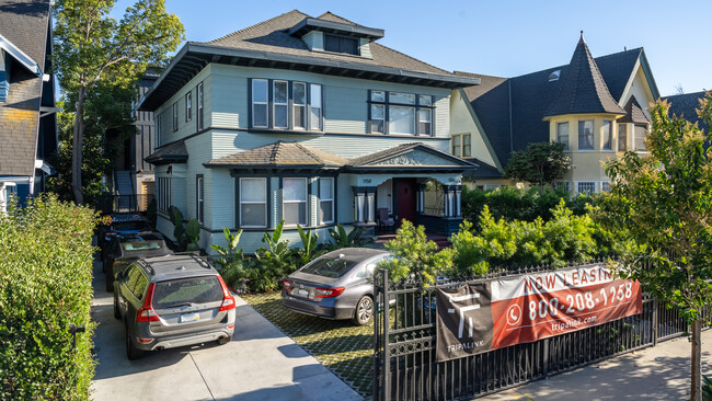 1158 W 37th St in Los Angeles, CA - Building Photo - Building Photo