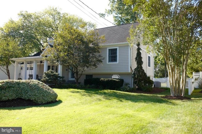 1103 Neal Dr