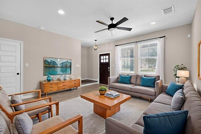 property at 2025 Arendale Dr