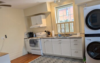 415 W 3rd Ave, Unit B in Warren, PA - Building Photo - Building Photo