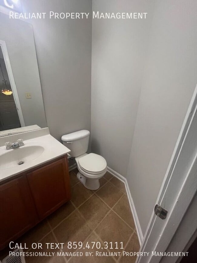 400 Platt Dr in Nicholasville, KY - Building Photo - Building Photo