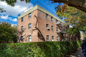 Central Astoria Apartments in Astoria, NY - Building Photo - Building Photo