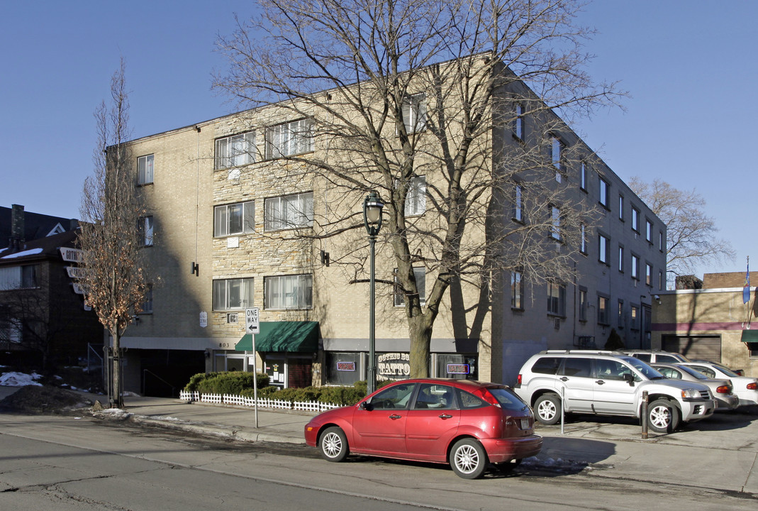 East Town in Milwaukee, WI - Foto de edificio