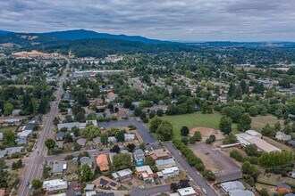 1950-1952 NW Hayes Ave in Corvallis, OR - Building Photo - Building Photo
