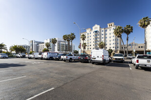 Block 5 in Oceanside, CA - Foto de edificio - Building Photo