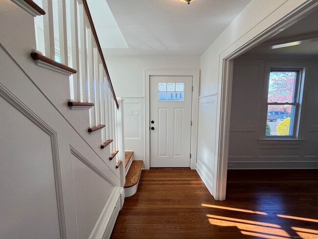 35 Lindbergh St in Fairfield, CT - Building Photo - Building Photo