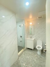 42-22 Crescent St, Unit 8C in Queens, NY - Building Photo - Building Photo