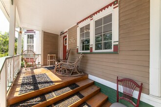700 Hansen Pl in Park Ridge, IL - Building Photo - Building Photo