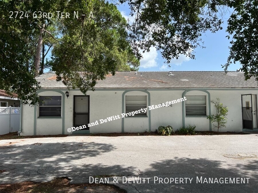 2724 63rd Terrace N in St. Petersburg, FL - Foto de edificio