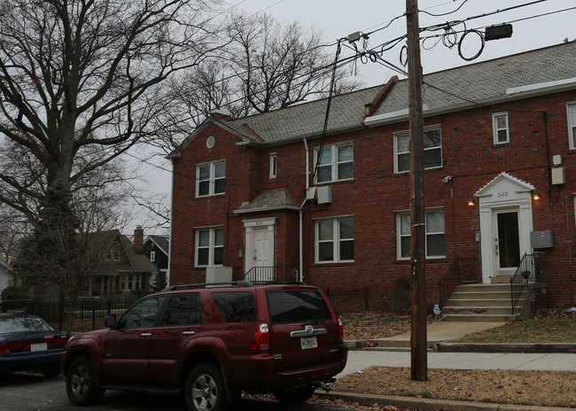 249 Oglethorpe St NW in Washington, DC - Building Photo - Building Photo