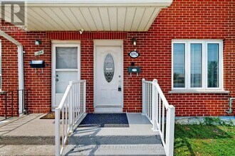 1092 Cedar St in Oshawa, ON - Building Photo - Building Photo