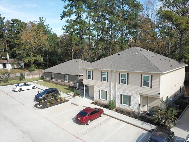 615 Hayman St in Huntsville, TX - Building Photo - Building Photo
