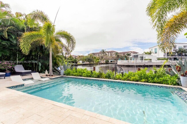 2809 NE 14th Ave in Wilton Manors, FL - Building Photo - Building Photo