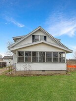 6824 Hanna Lake Ave SE in Caledonia, MI - Building Photo
