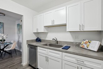 The Oceanaire in Largo, FL - Building Photo - Building Photo