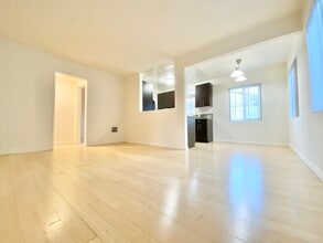 926 Hancock Ave in West Hollywood, CA - Building Photo - Building Photo