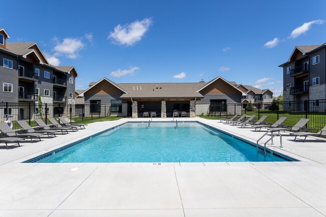 The Creek Apartments in Omaha, NE - Building Photo - Building Photo