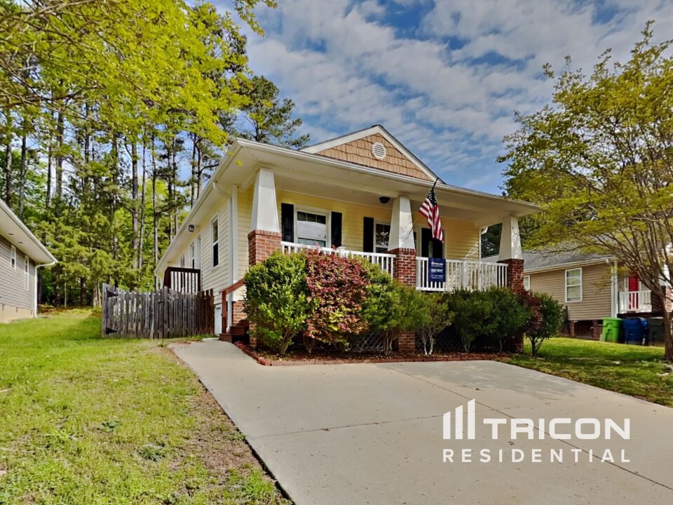 6217 Barrington Village Ln in Raleigh, NC - Building Photo