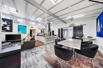910 NE 81st St in Miami, FL - Building Photo - Building Photo