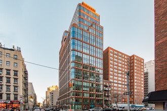 200 E 20th St in New York, NY - Foto de edificio - Building Photo