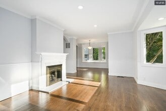 109 Taft Crescent in Centerport, NY - Building Photo - Building Photo