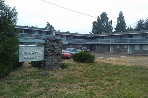 Southwood Manor in Ashland, OR - Building Photo