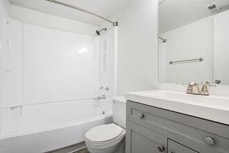 Oakdale Springs Apartments in Colorado Springs, CO - Building Photo - Building Photo