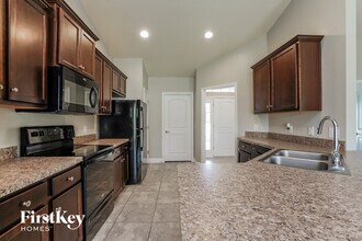 476 Windermere Dr in Lehigh Acres, FL - Building Photo - Building Photo