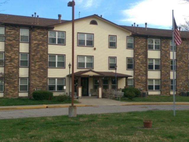 Liberty and Tambo Apartments in Sedalia, MO - Building Photo