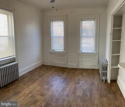 2215 Catharine St in Philadelphia, PA - Building Photo - Building Photo