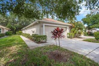 5533 Autumn Shire Dr in Zephyrhills, FL - Building Photo - Building Photo