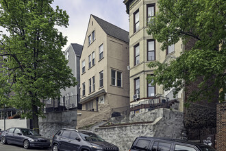 95 Marble Hill Ave in Bronx, NY - Building Photo - Building Photo