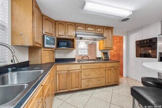 3028 NW 2nd Ave in Gainesville, FL - Building Photo - Building Photo