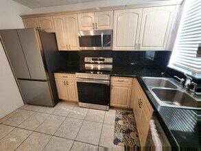 119 Hidden Ct Rd in Hollywood, FL - Building Photo - Building Photo