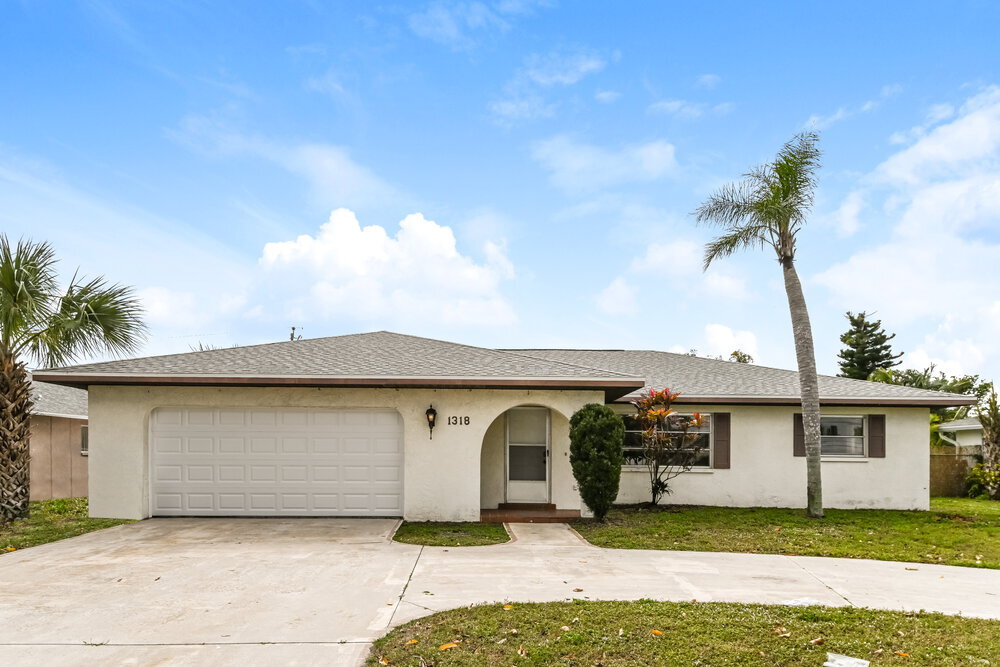 1318 Everest Pkwy in Cape Coral, FL - Building Photo