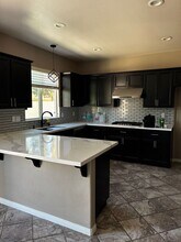 10208 Grizzly St in Bakersfield, CA - Building Photo - Building Photo