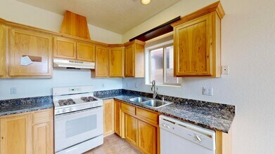 4832 Sun Cove Rd NE in Albuquerque, NM - Building Photo - Building Photo