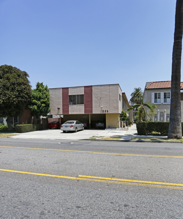 224 S Commonwealth Ave in Los Angeles, CA - Building Photo