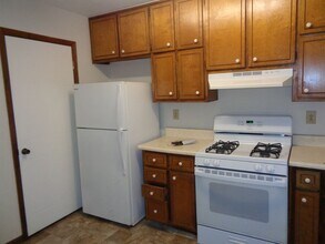 7045 Brentwood Ct in Riverdale, GA - Building Photo - Building Photo
