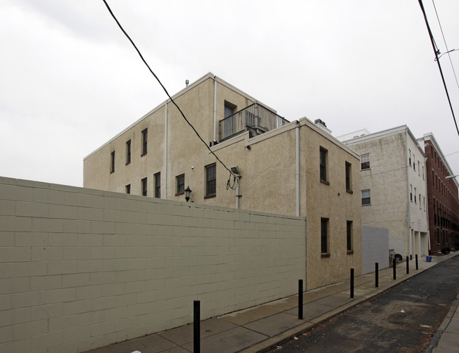 710 S 11th St in Philadelphia, PA - Building Photo - Building Photo