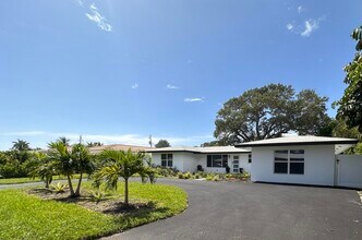 1950 NE 30th St in Lighthouse Point, FL - Building Photo - Building Photo